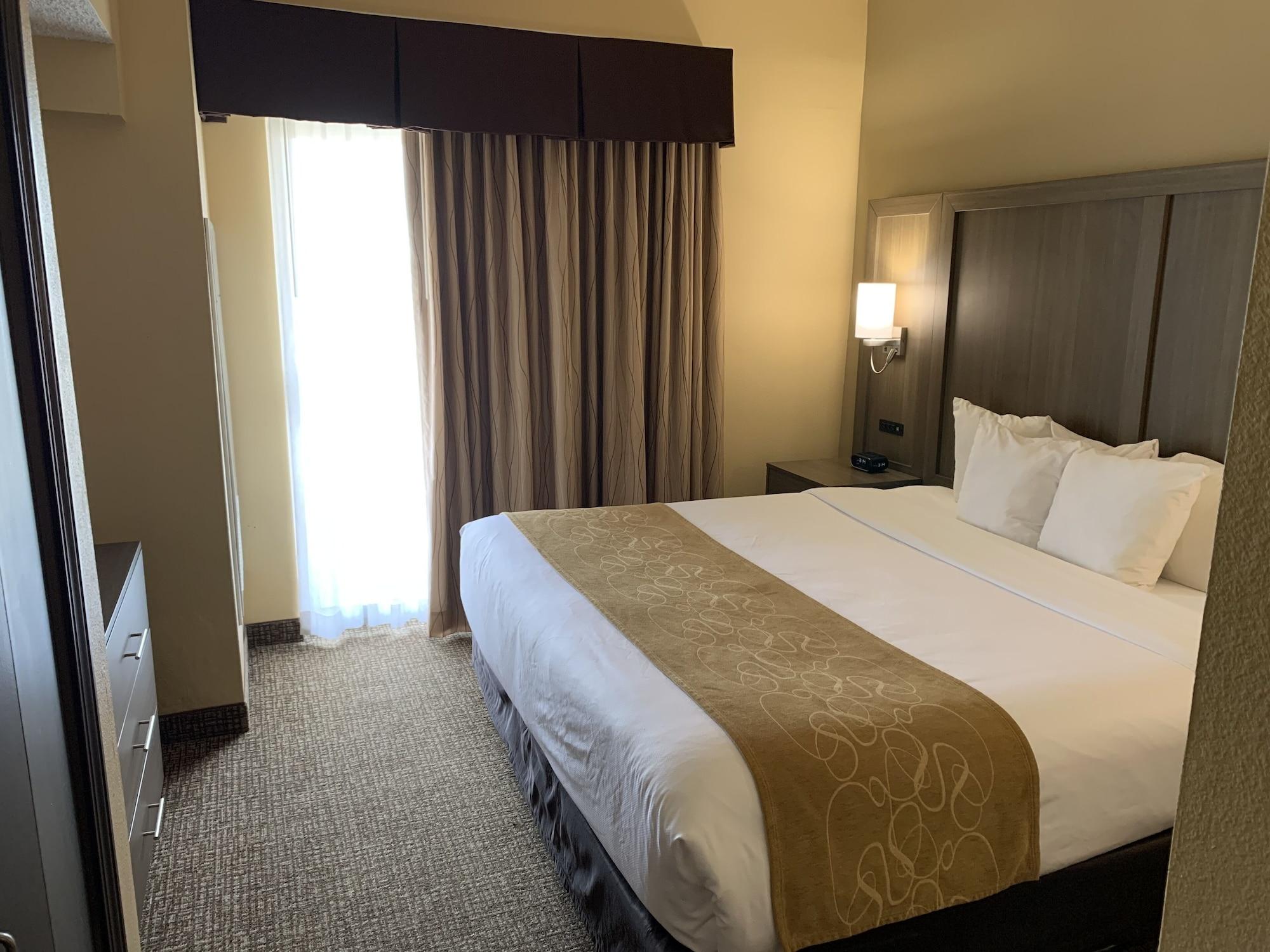 Comfort Suites Dfw Airport Ирвинг Экстерьер фото