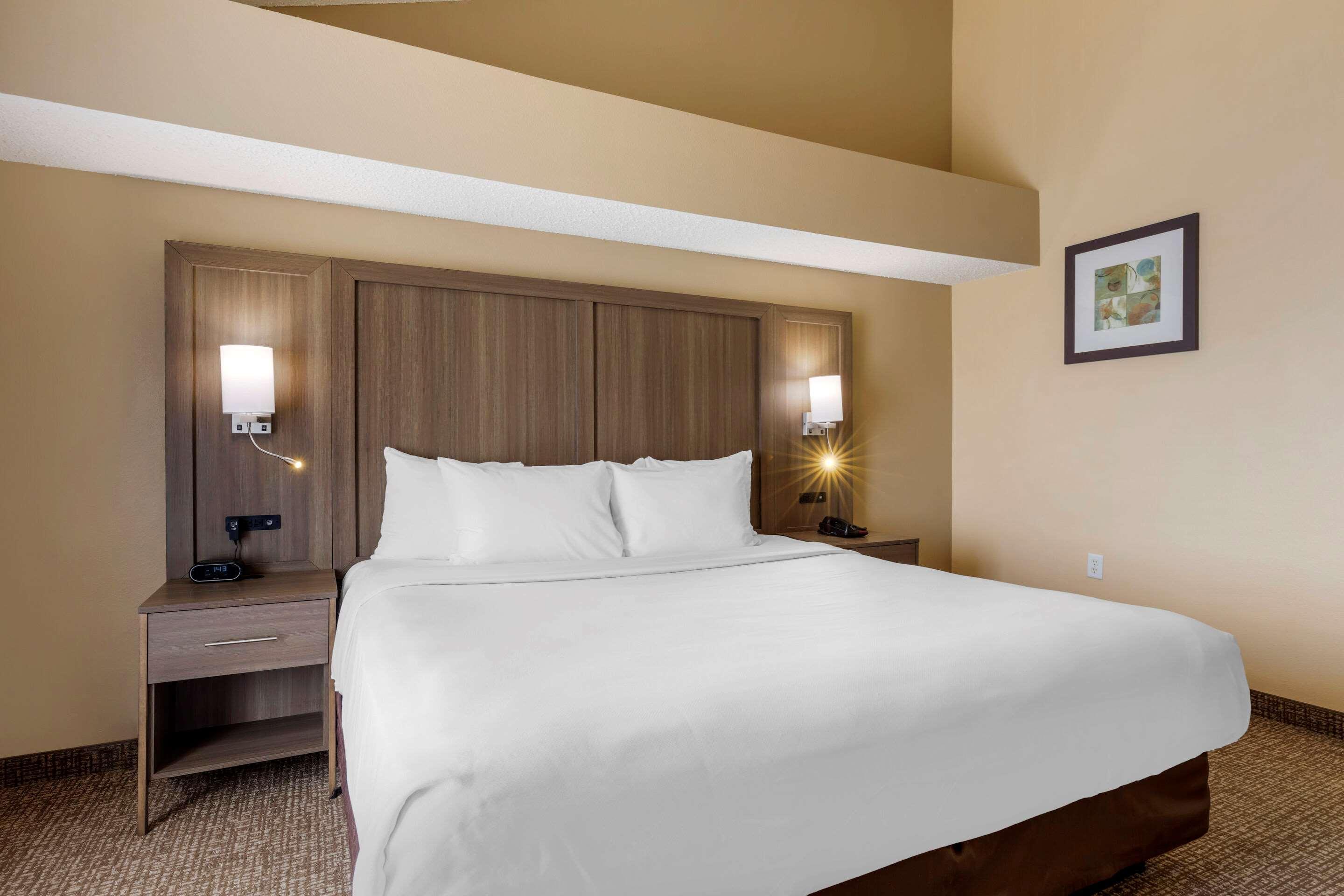 Comfort Suites Dfw Airport Ирвинг Экстерьер фото