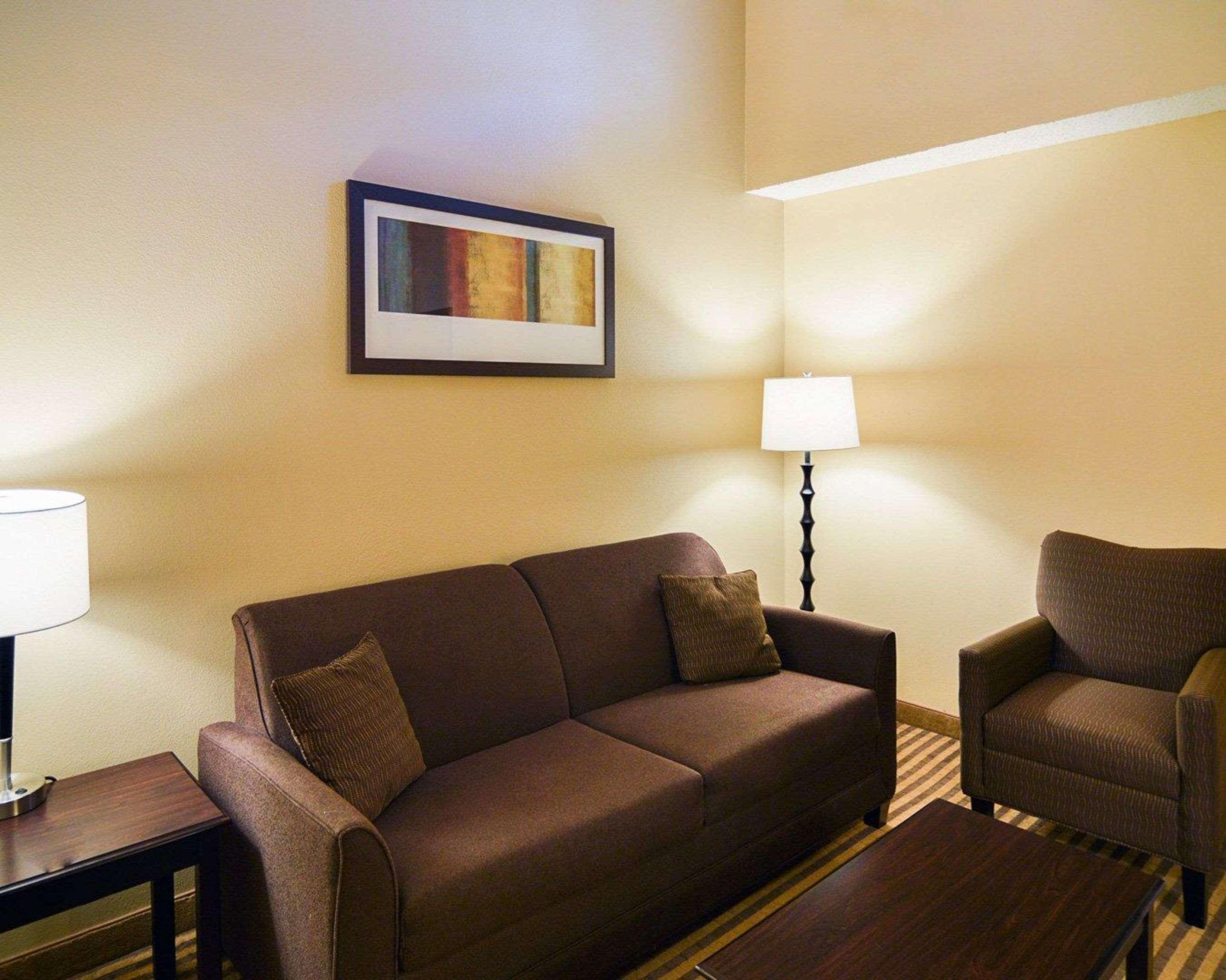 Comfort Suites Dfw Airport Ирвинг Экстерьер фото