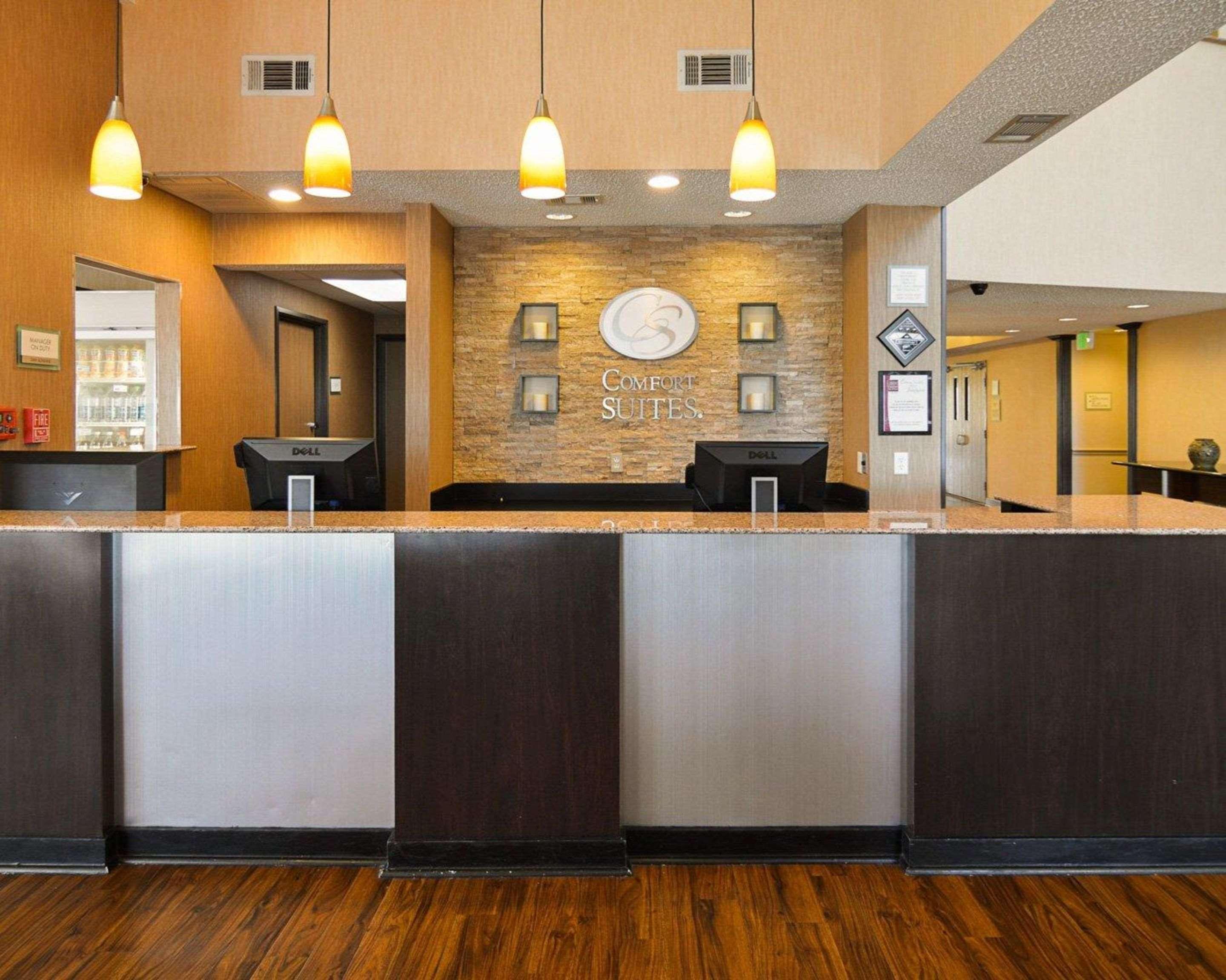 Comfort Suites Dfw Airport Ирвинг Экстерьер фото