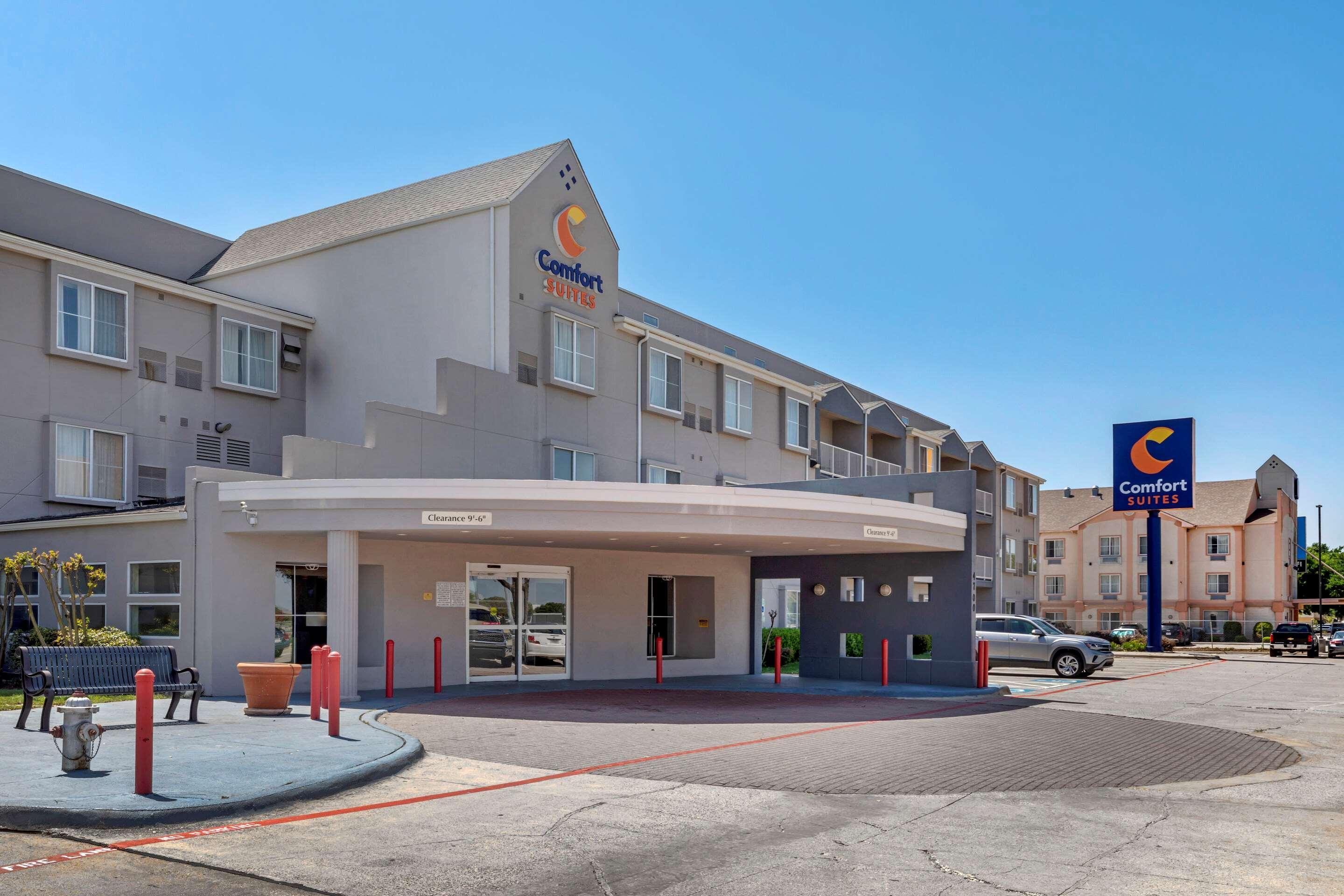 Comfort Suites Dfw Airport Ирвинг Экстерьер фото