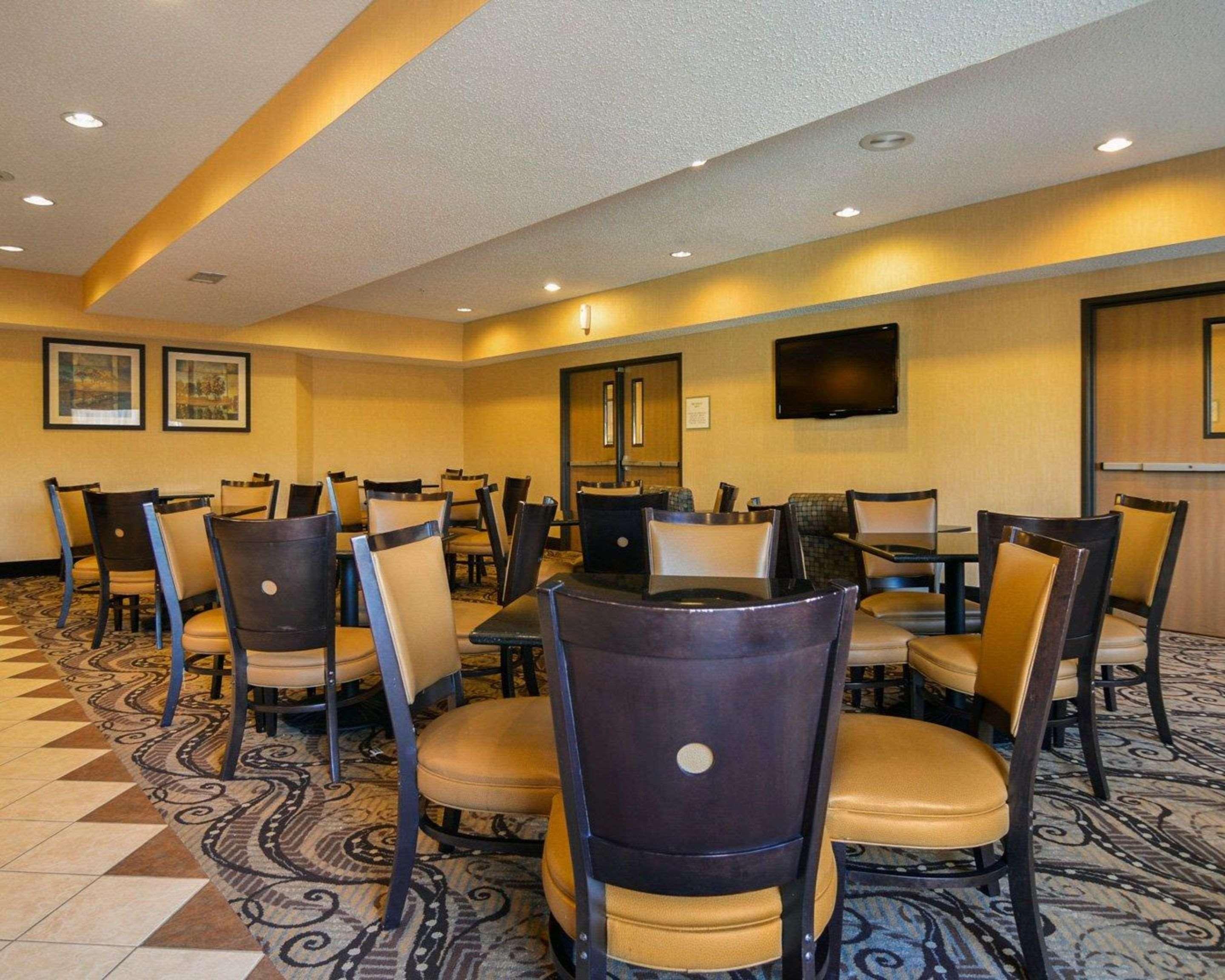 Comfort Suites Dfw Airport Ирвинг Экстерьер фото